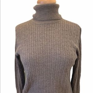 Brooks Brothers 346 100% merino wool cable sweater